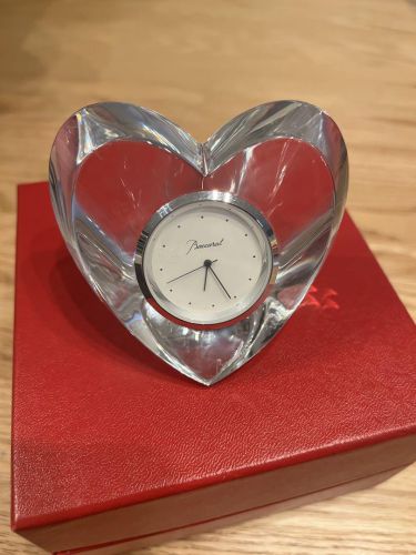 バカラ 時計 ハートで魅了される日本の腕時計